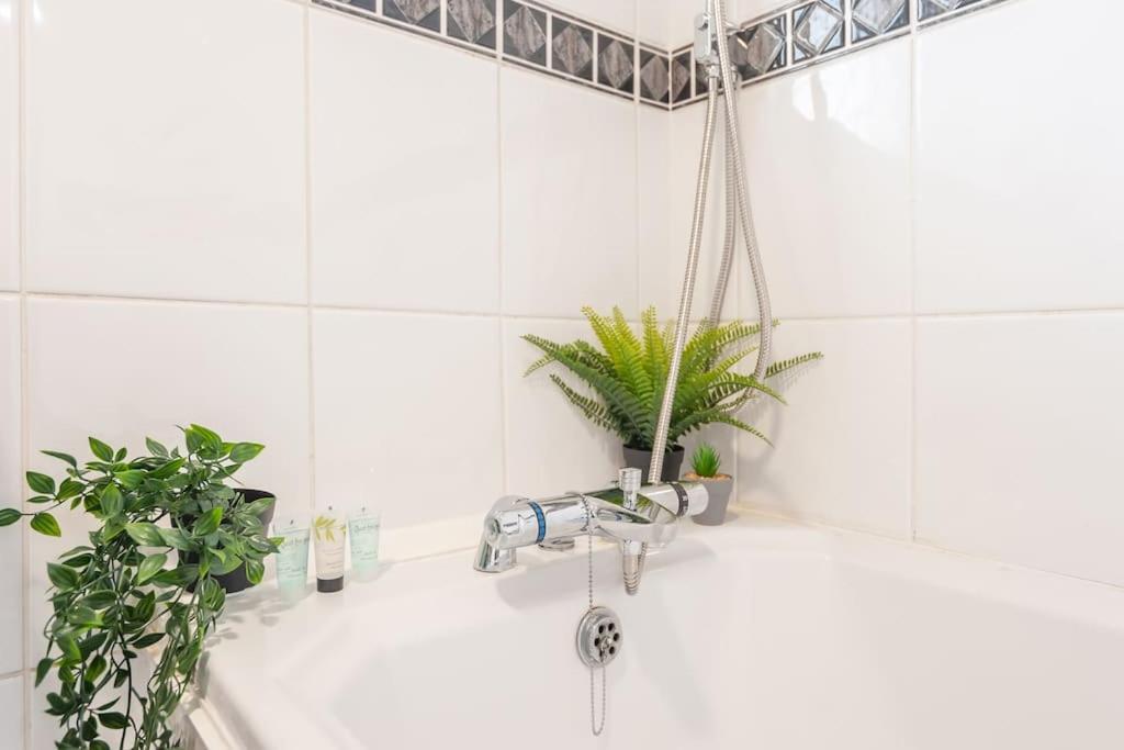 Leed City Centre - Armley Wortley Leeds  Bagian luar foto