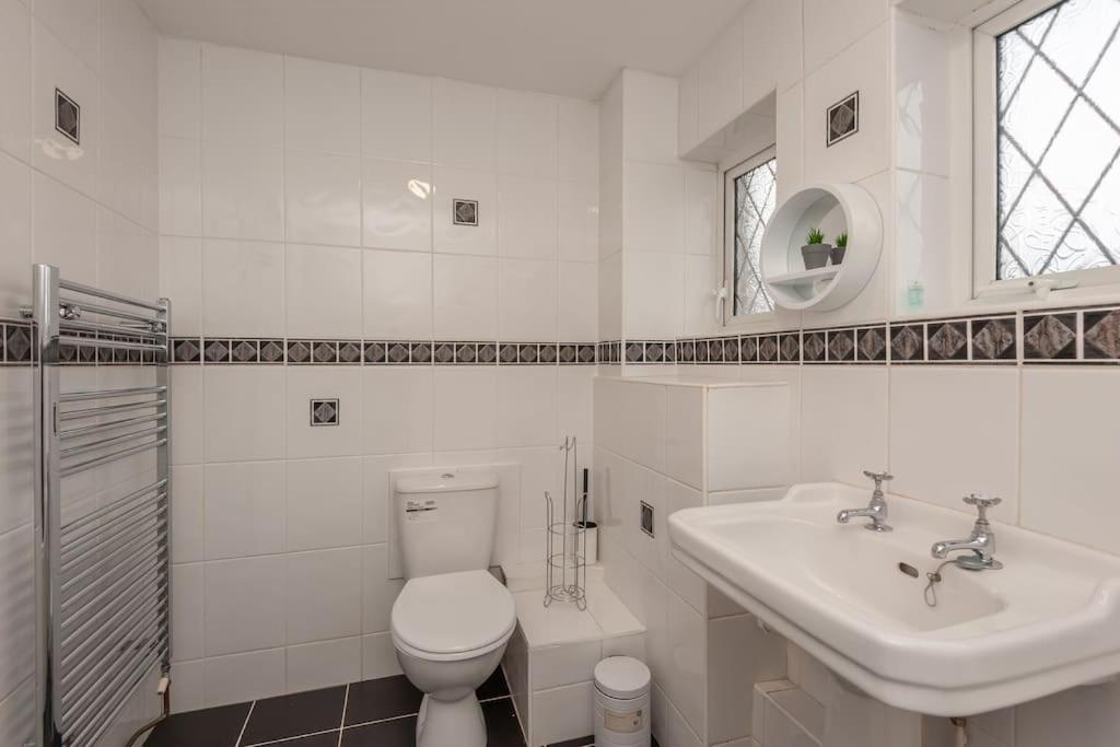 Leed City Centre - Armley Wortley Leeds  Bagian luar foto